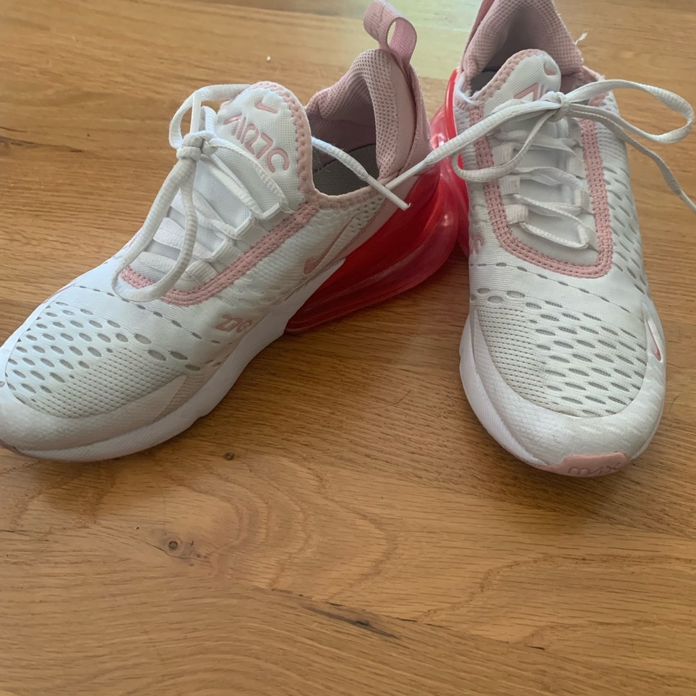 Youth Nike air270
